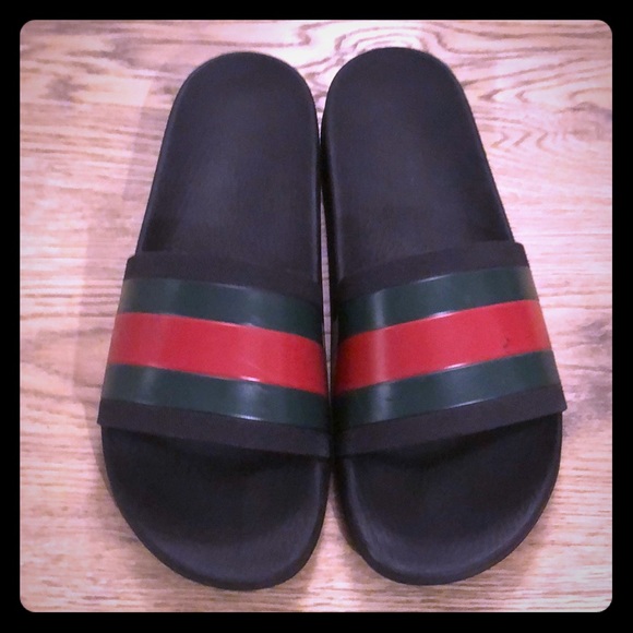 gucci flip flops size 10
